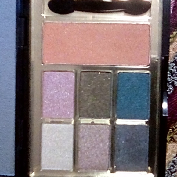 Lancome and Elizabeth Arden Eyeshadow/Blush sets - Picture 6 of 8